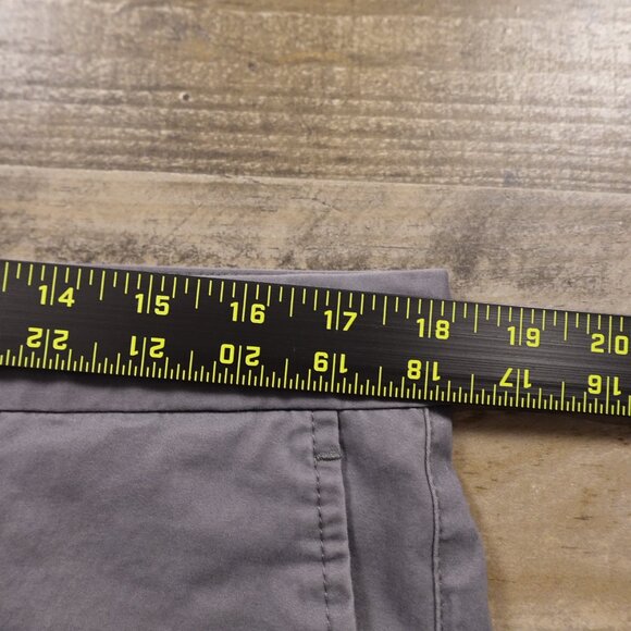 Tommy Bahama Chino Shorts men's 36 gray 10.5" inseam golf vacation beach lounge - Picture 6 of 9